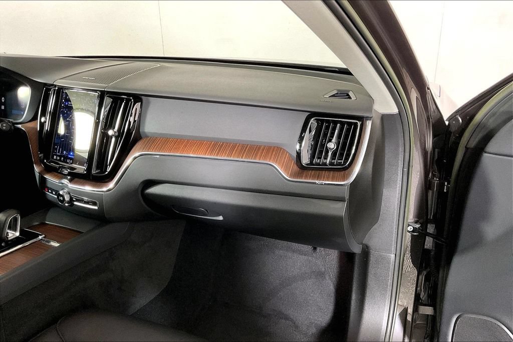 Used 2023 Volvo XC60 T8 Plus AWD/4WD image 16