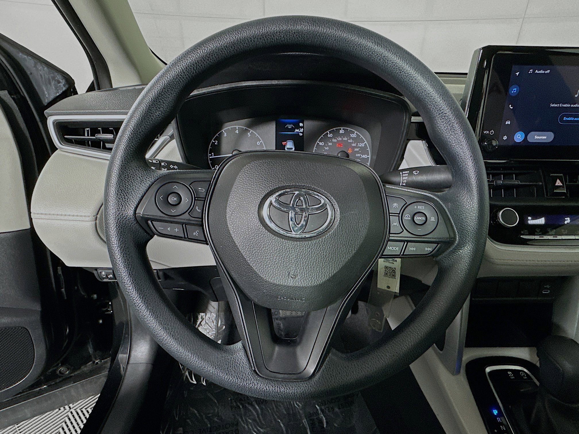 Used 2023 Toyota Corolla Cross L image 15