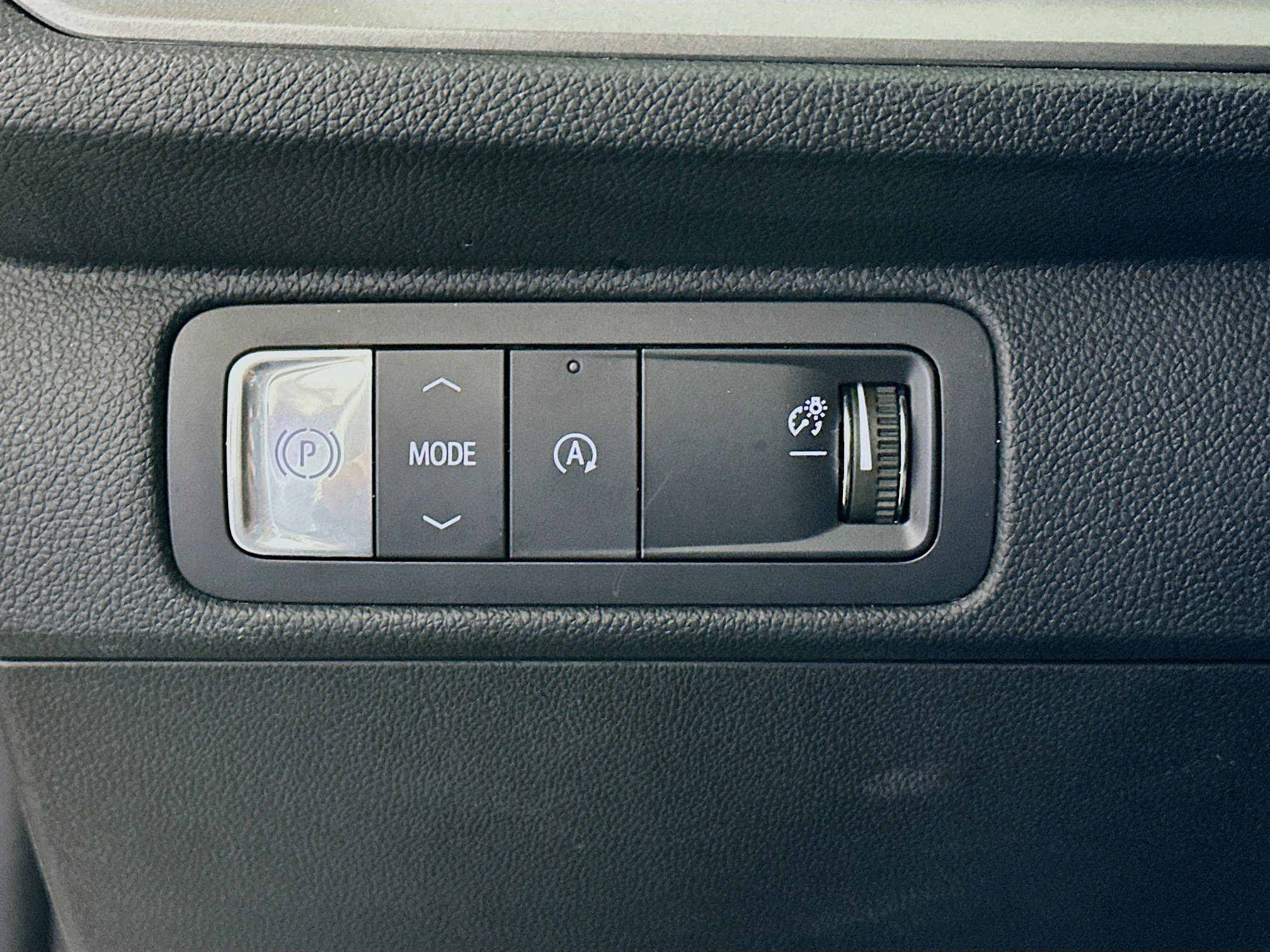 Used 2025 Chevrolet Traverse LT image 17