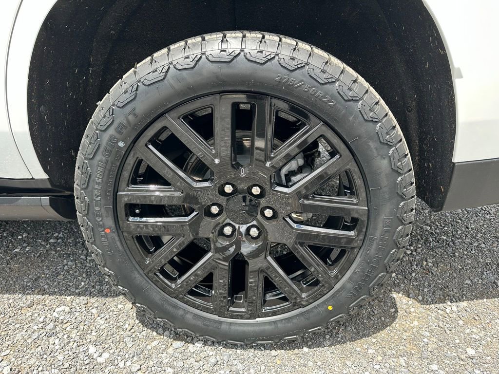 Used 2025 GMC Yukon Denali w/ Sun & Power Step Package AWD/4WD image 17