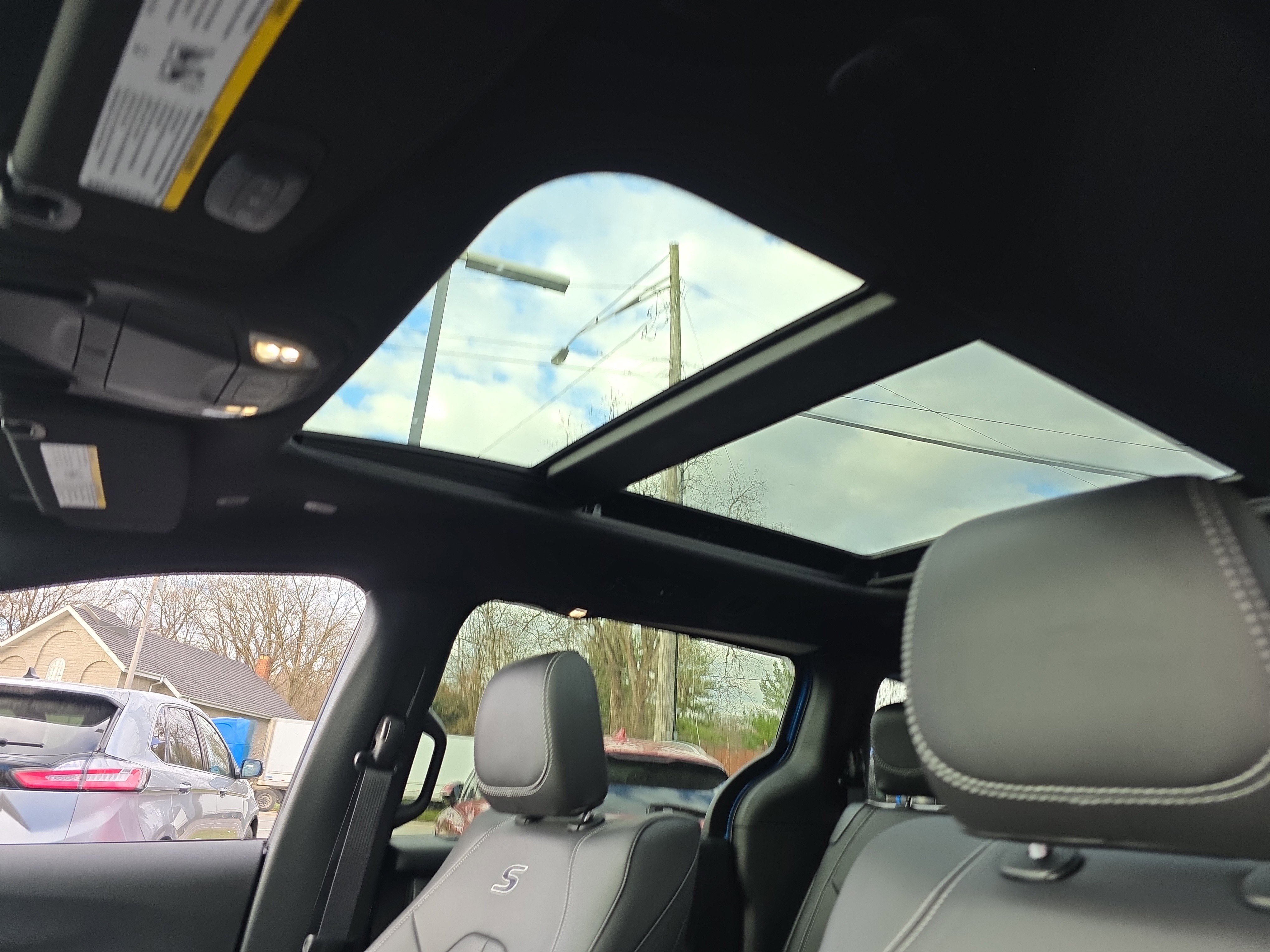 New 2026 Chrysler Pacifica Select image 5