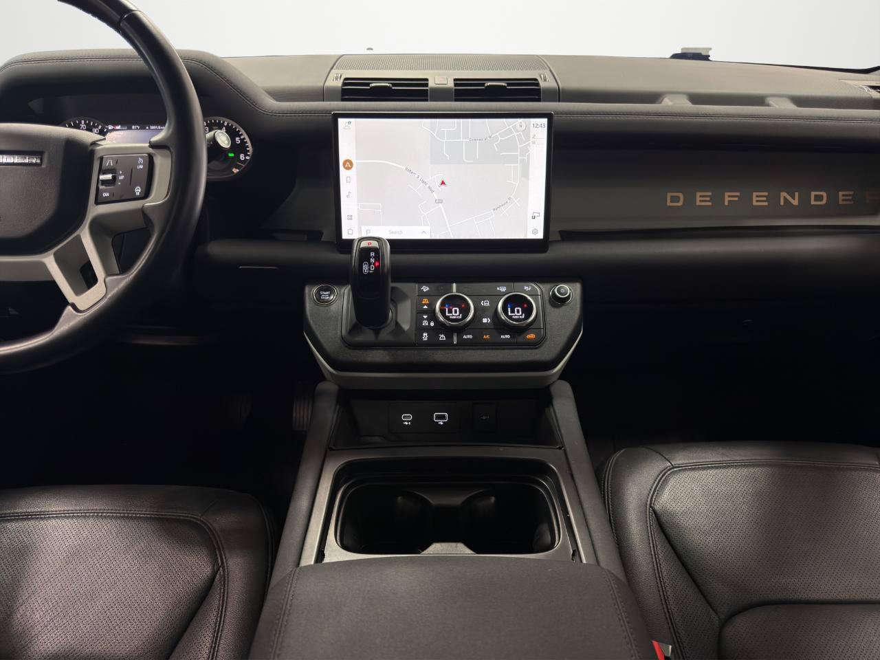 Used 2023 Land Rover Defender 130 SE AWD/4WD image 17