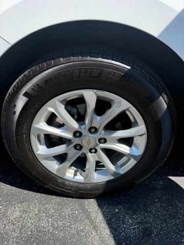 Used 2021 Chevrolet Equinox LS FWD image 34
