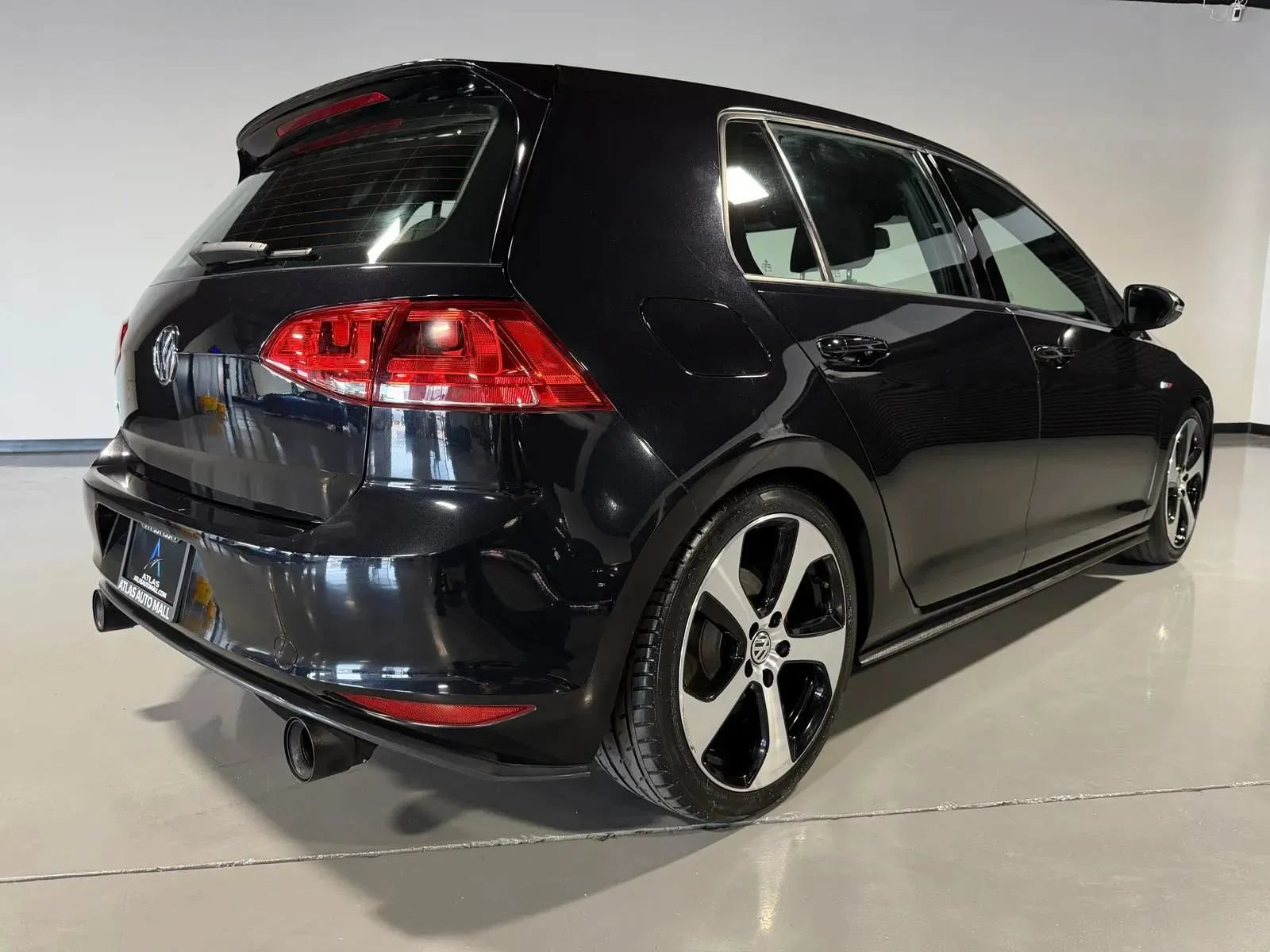 Used 2017 Volkswagen GTI S FWD image 4