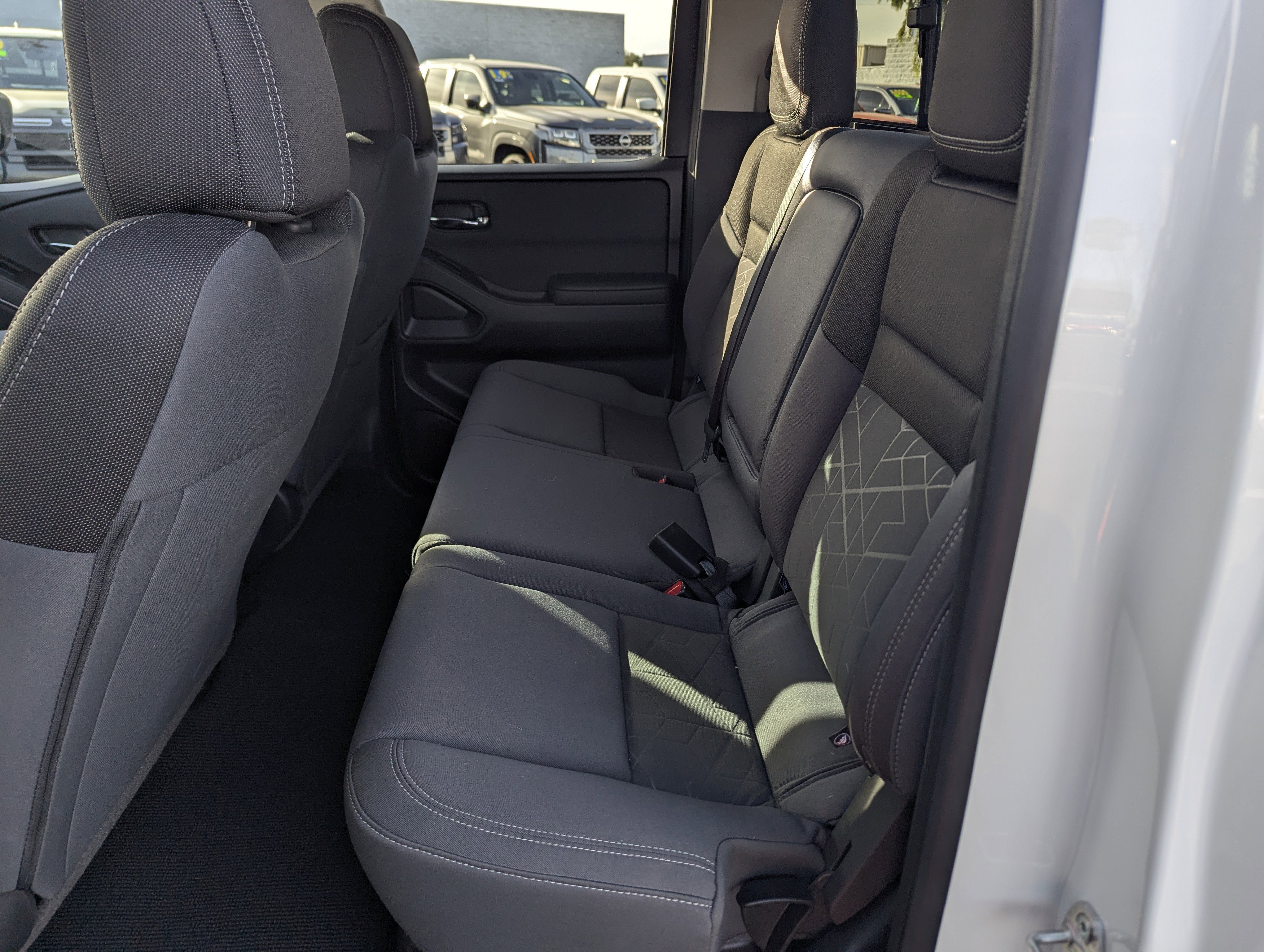 Certified 2025 Nissan Frontier SV image 9