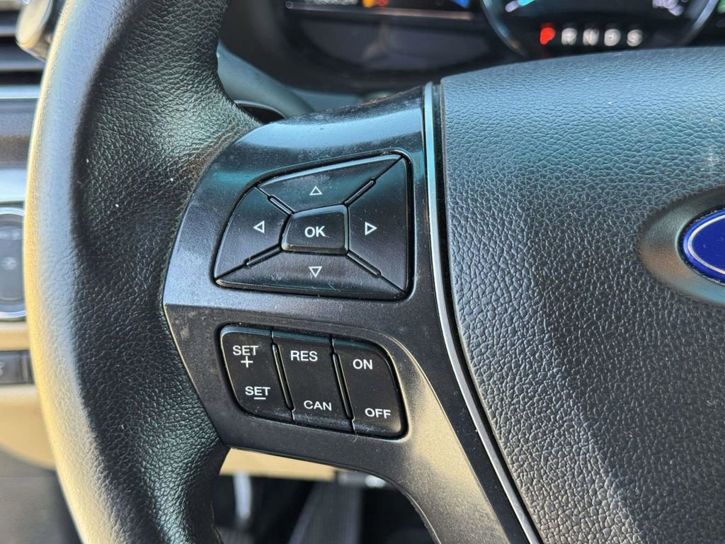 Used 2017 Ford Explorer Limited w/ Equipment Group 301A FWD image 11