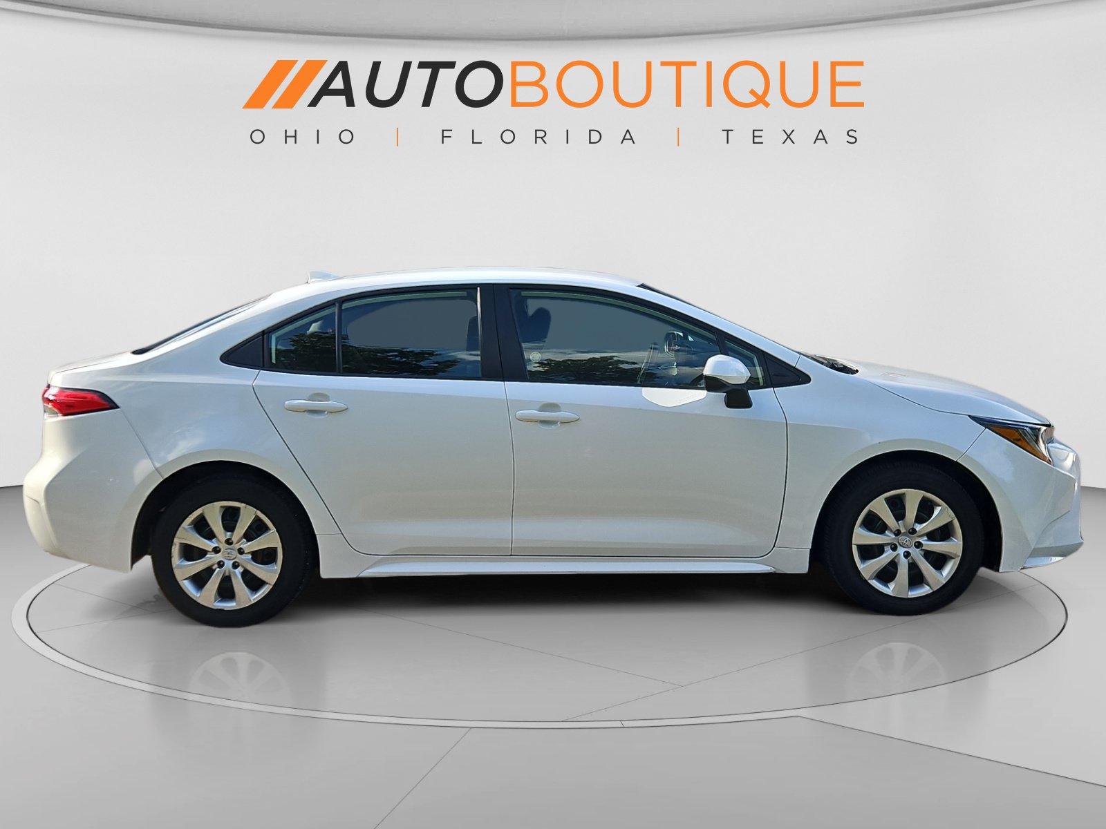Used 2025 Toyota Corolla LE FWD image 6