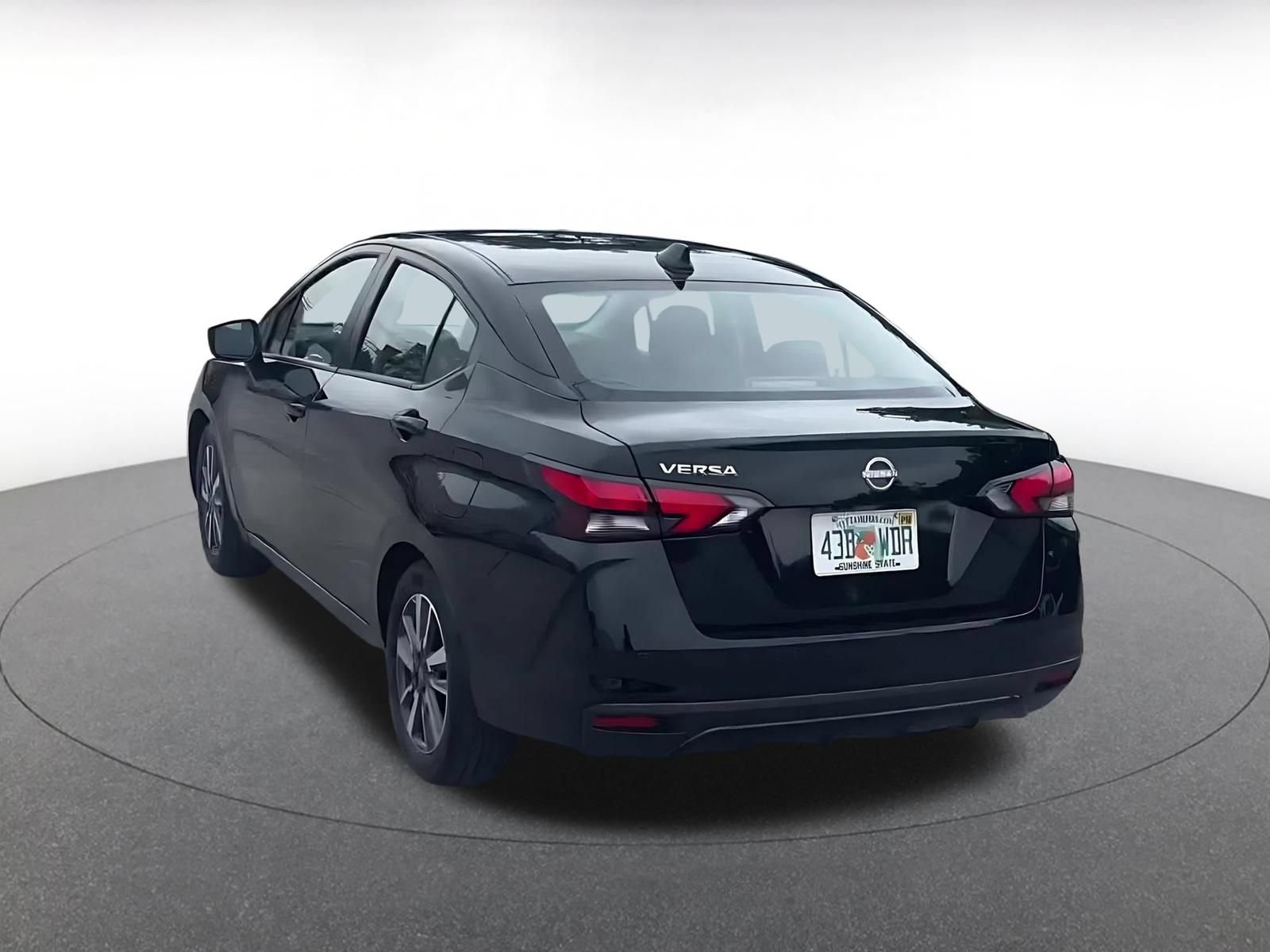 Used 2025 Nissan Versa SV FWD image 10