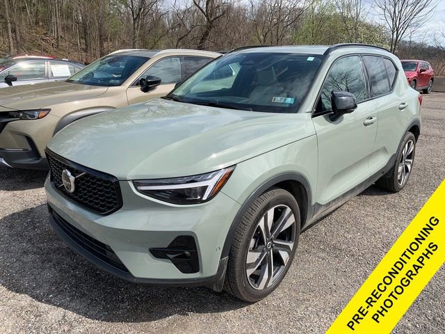 Used 2025 Volvo XC40 B5 Plus w/ Protection Package Premier