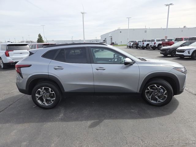 Certified 2025 Chevrolet Trax LT w/ Driver Confidence Package FWD image 18