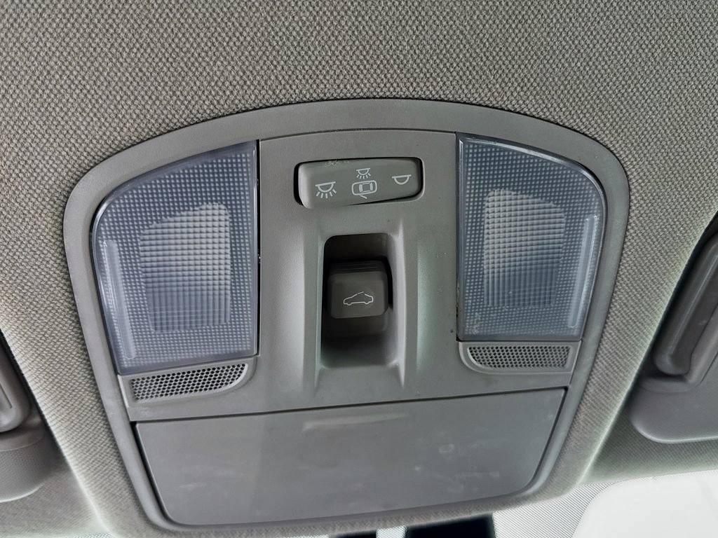 Used 2020 Hyundai Elantra Limited w/ Ultimate Package 03 image 13