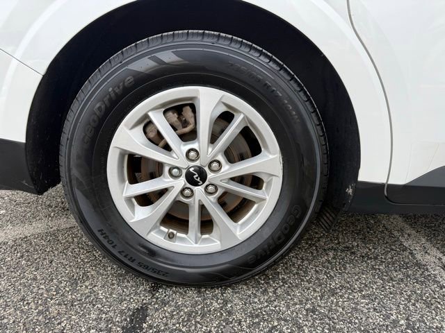 Used 2022 Kia Carnival LX image 13