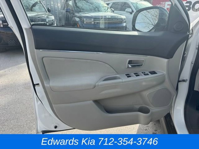 Used 2017 Mitsubishi Outlander Sport LE image 17