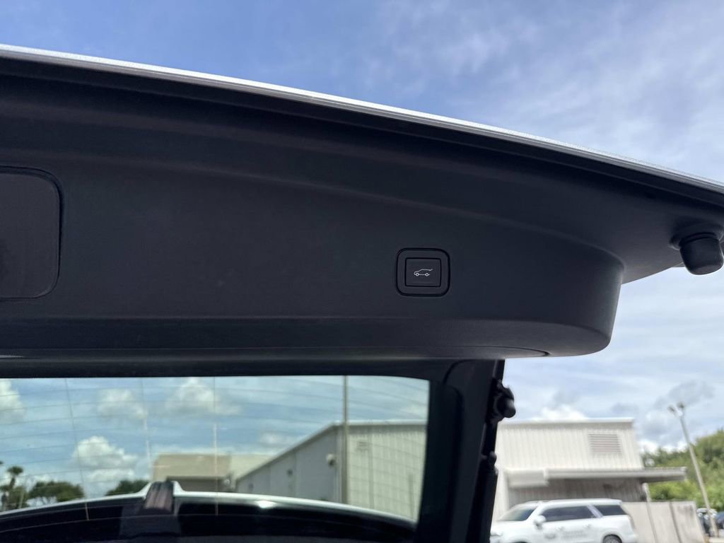 New 2025 Cadillac Lyriq Luxury image 12