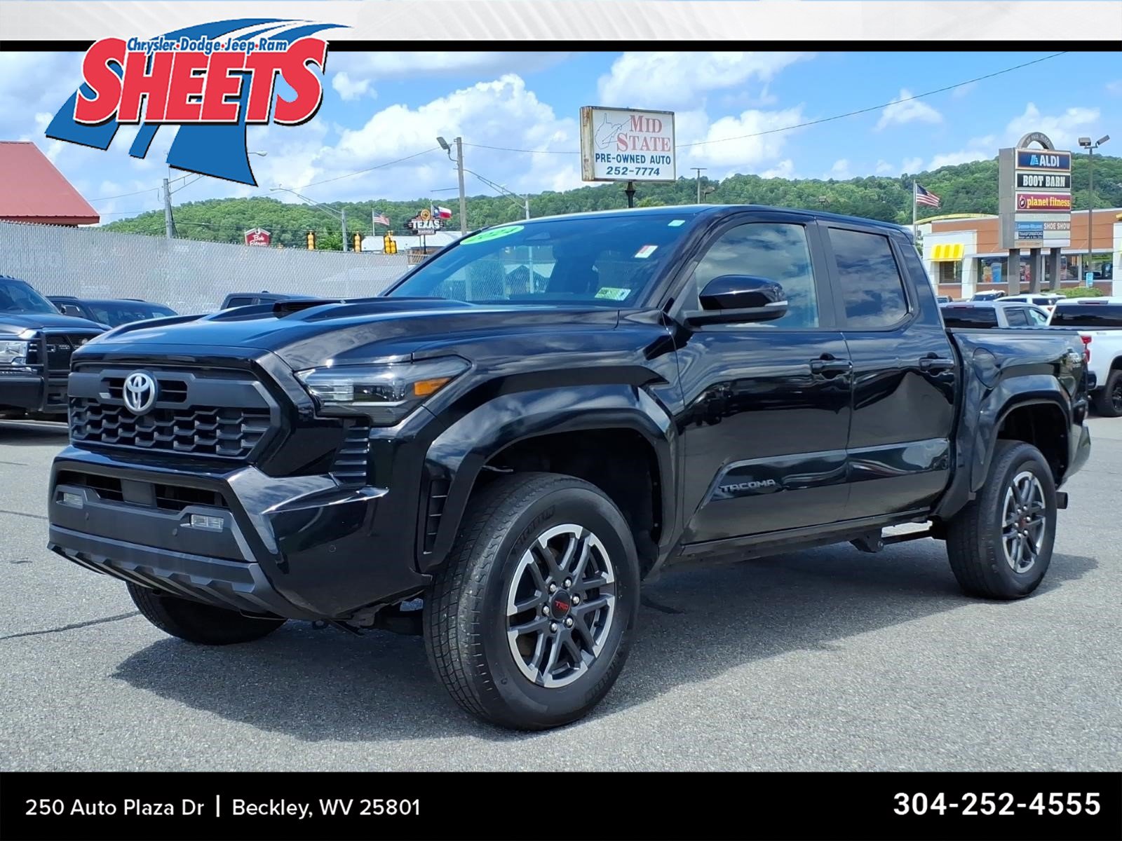 Used 2024 Toyota Tacoma TRD Sport w/ TRD Sport Upgrade Package AWD/4WD video 1