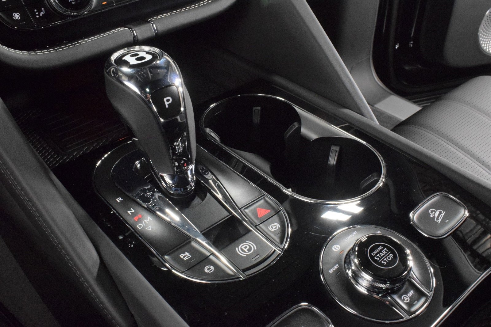 New 2024 Bentley Bentayga Extended Wheelbase image 41