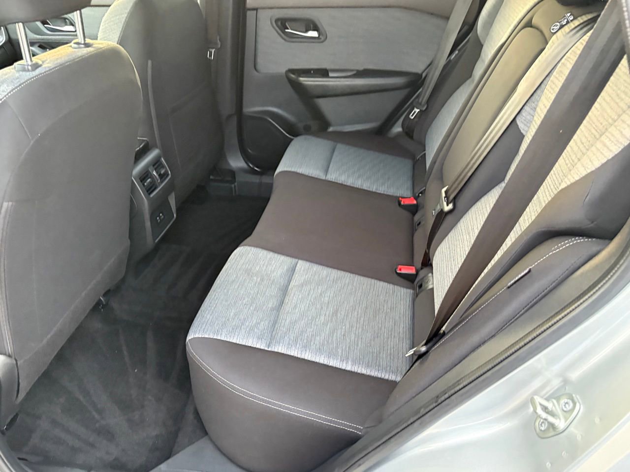 Certified 2023 Nissan Rogue SV image 35