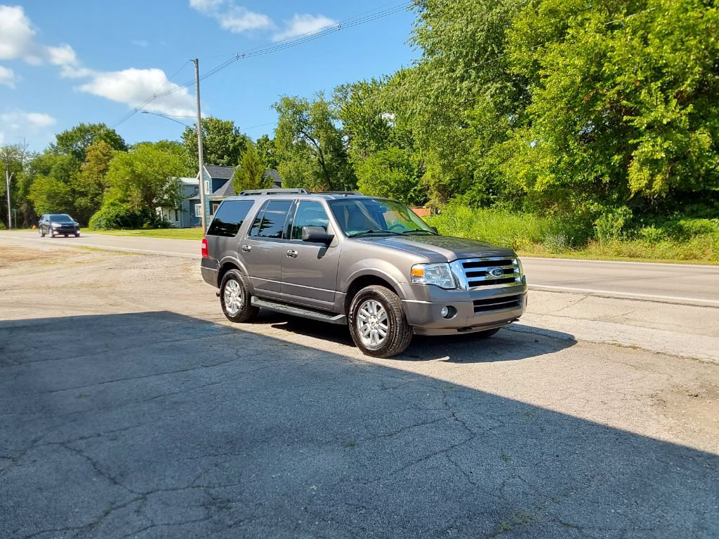 Used 2014 Ford Expedition XLT w/ Leather Seating Package AWD/4WD image 4