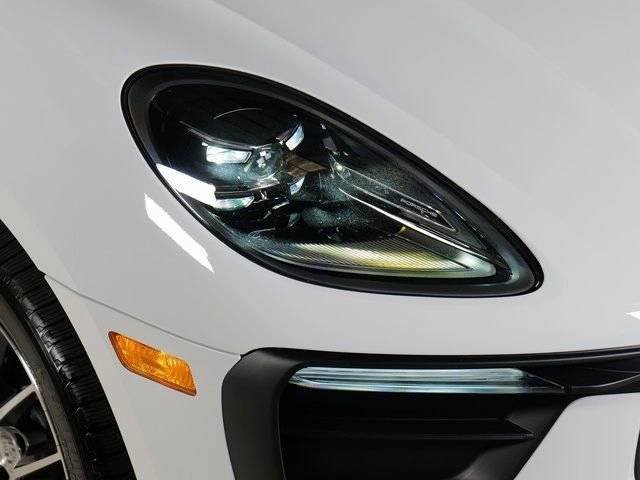 New 2026 Porsche Macan AWD/4WD image 33