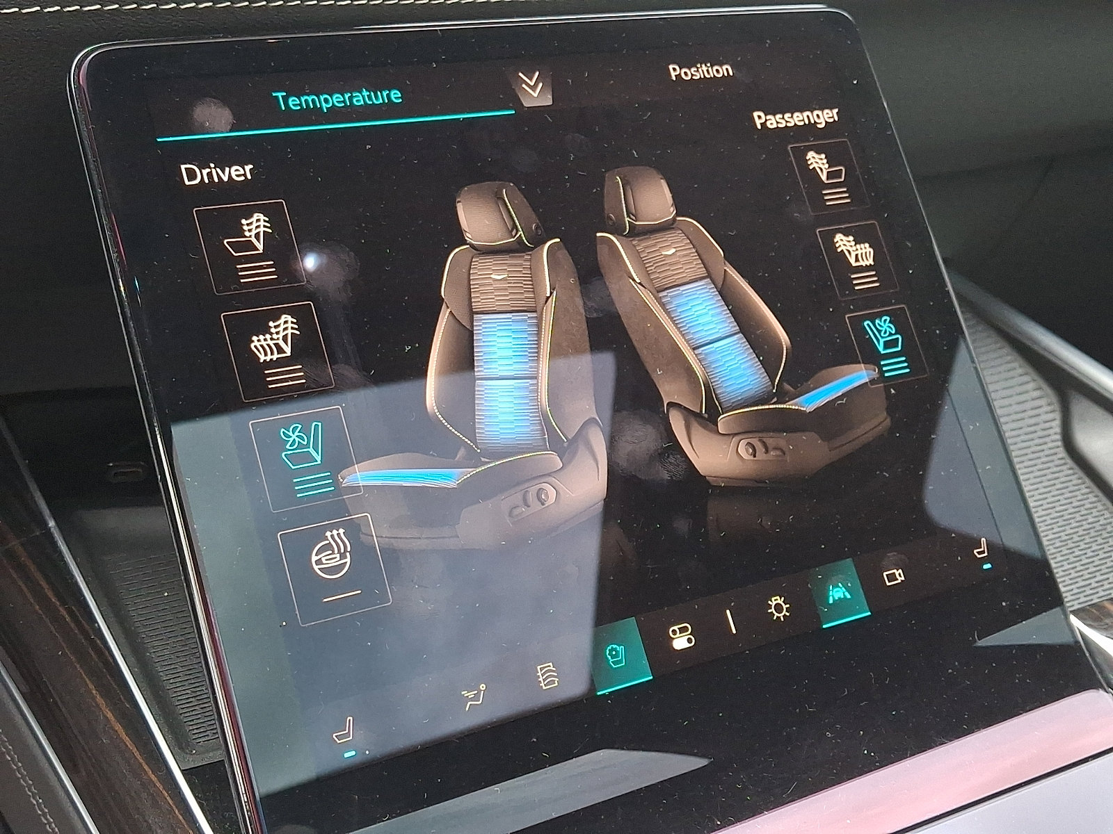 Used 2025 Cadillac Escalade Premium Luxury image 26