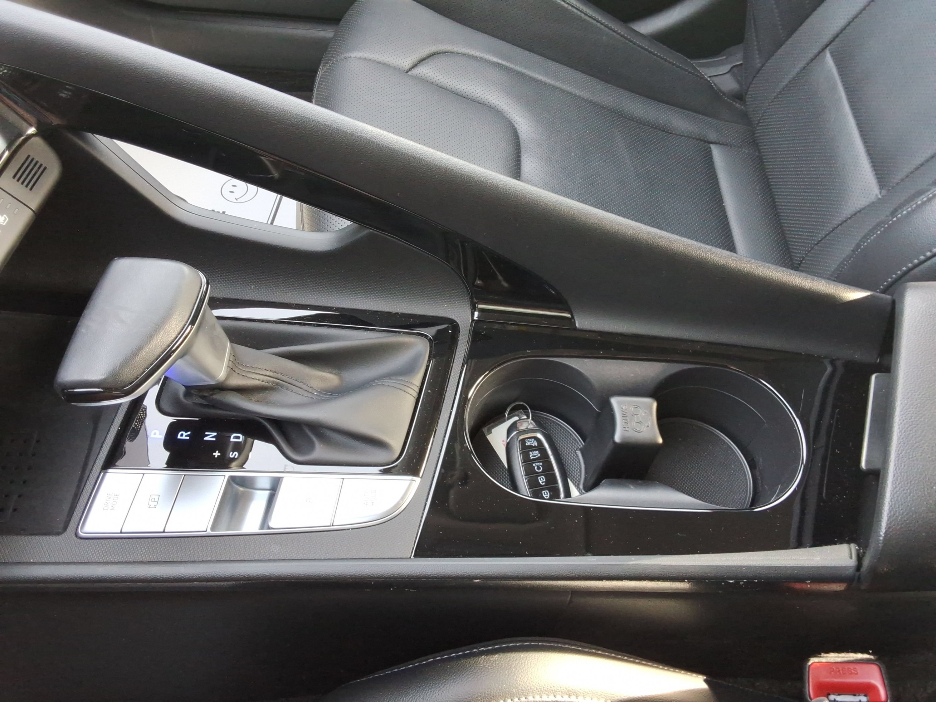 Used 2023 Hyundai Elantra Limited FWD image 31