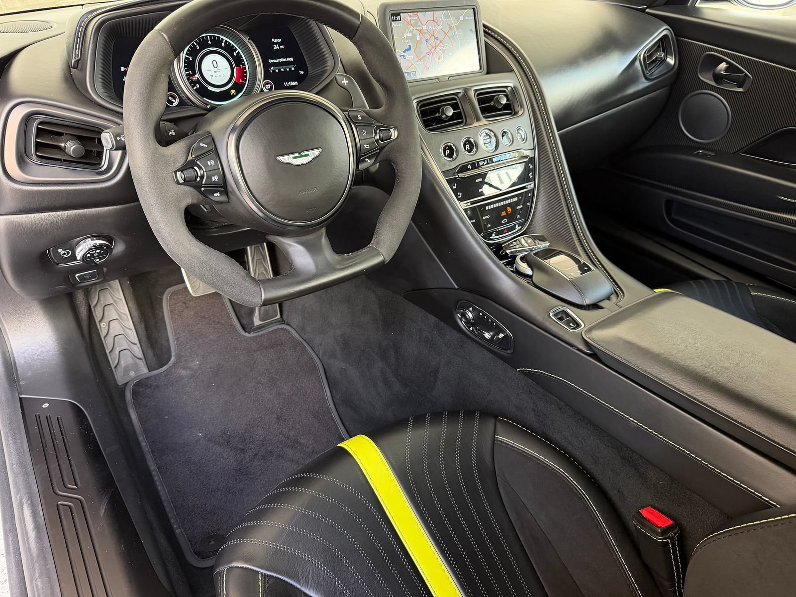 Used 2019 Aston Martin DB11 AMR RWD image 3