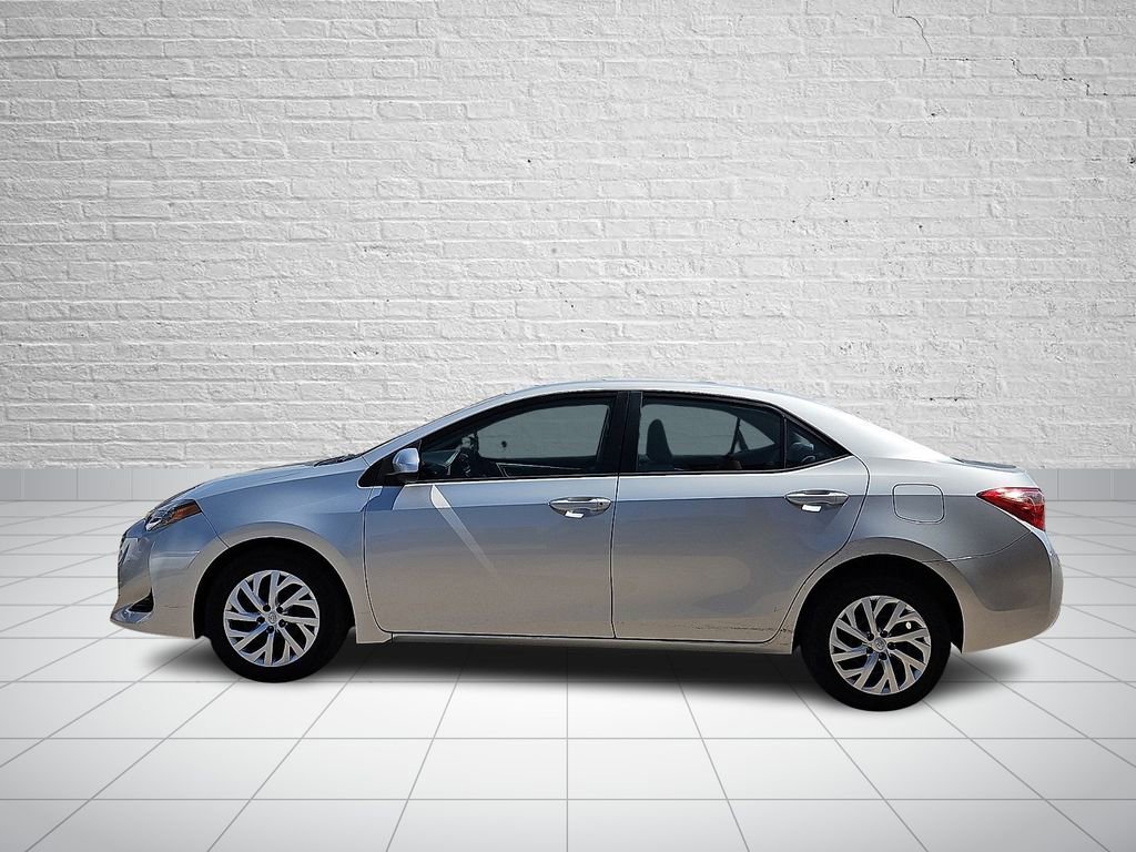 Used 2019 Toyota Corolla LE FWD image 2