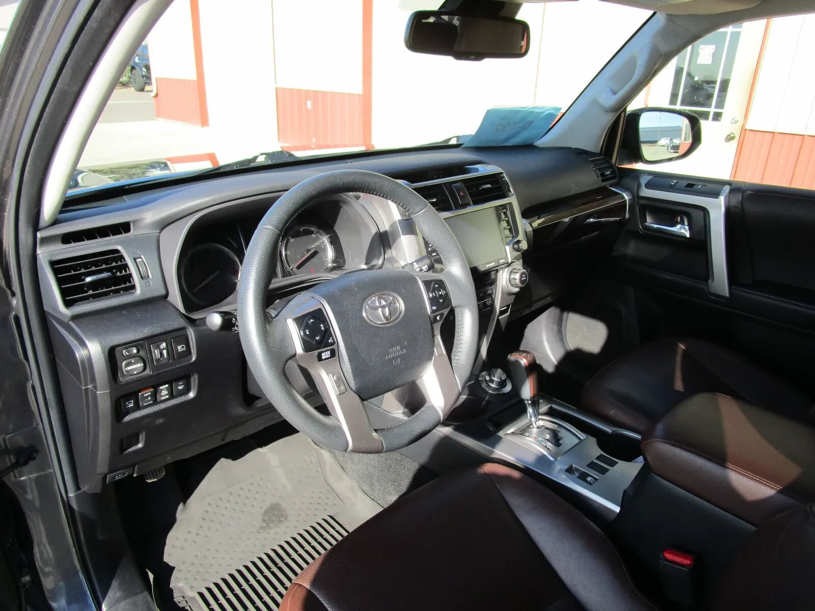 Used 2022 Toyota 4Runner Limited AWD/4WD image 10