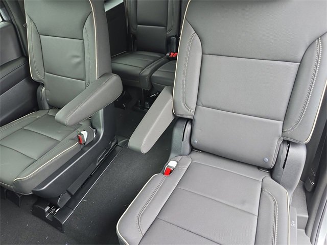 New 2025 Chevrolet Suburban Premier image 25