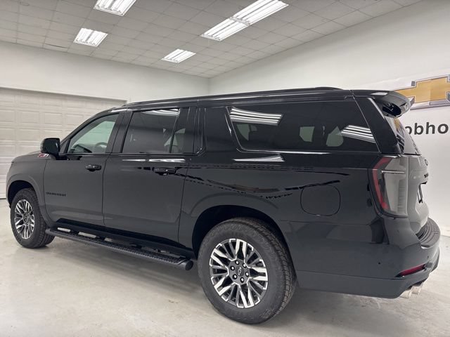 New 2026 Chevrolet Suburban Z71 w/ Z71 Off-Road Package AWD/4WD image 7
