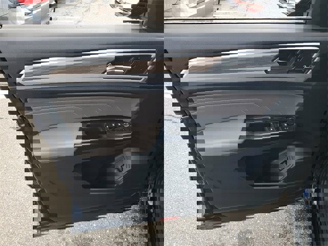 Certified 2021 Volkswagen Atlas SEL Premium image 16