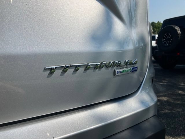 Used 2019 Ford Edge Titanium w/ Equipment Group 301A AWD/4WD image 22