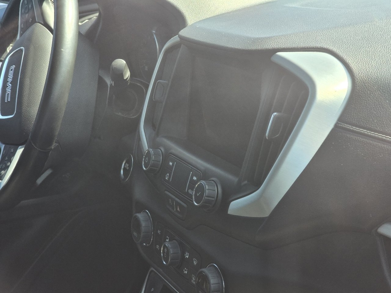Used 2023 GMC Terrain SLT AWD/4WD image 16