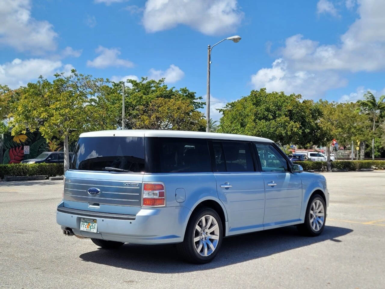 Used 2009 Ford Flex Limited FWD image 5