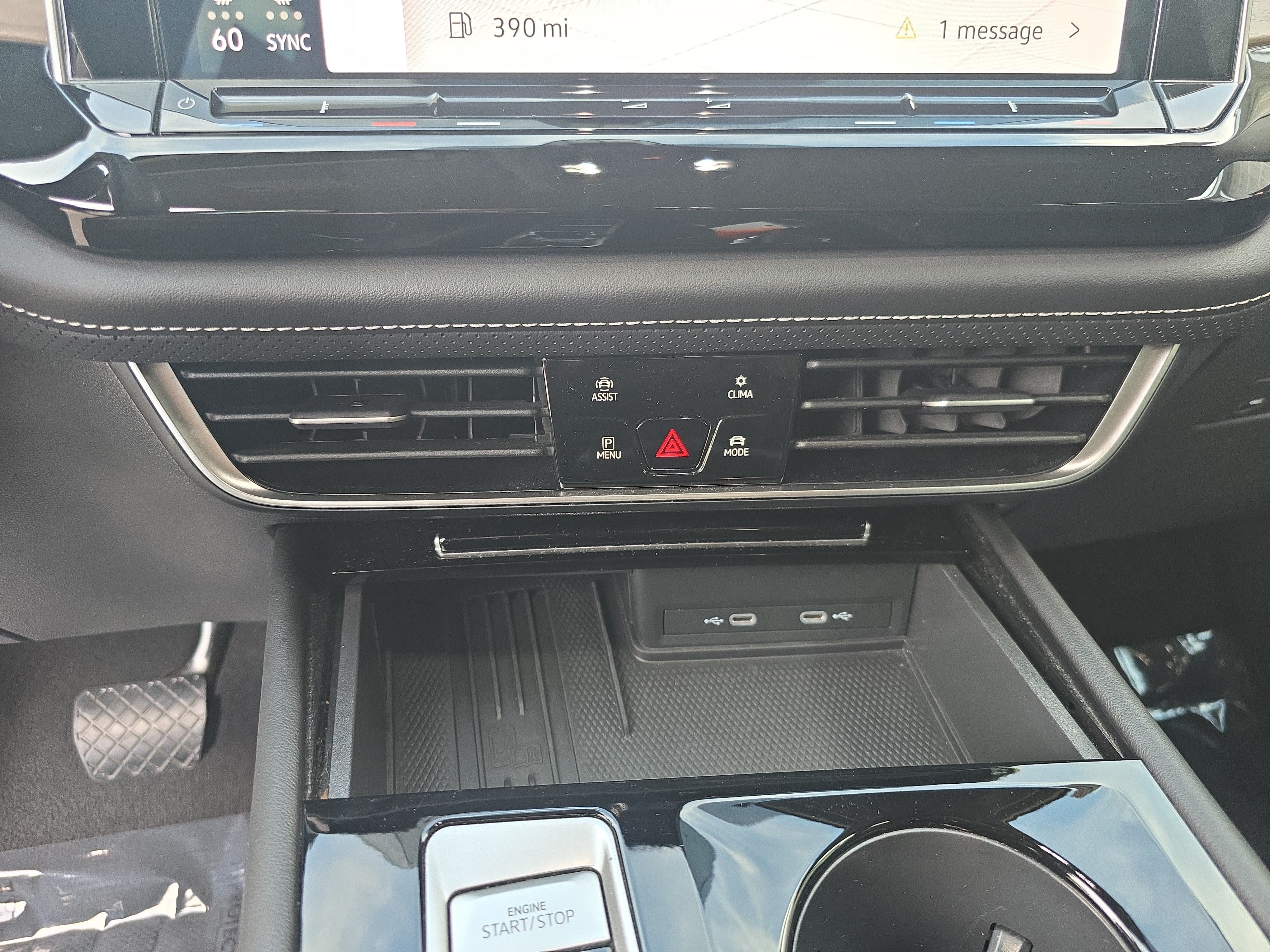 Used 2025 Volkswagen Atlas SE FWD image 18