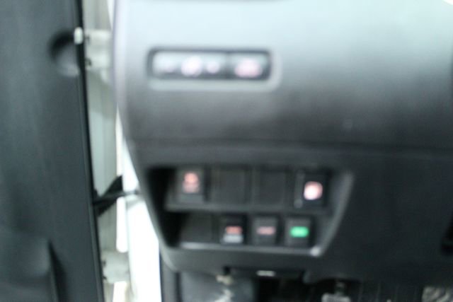 Used 2018 Nissan Rogue SV image 12