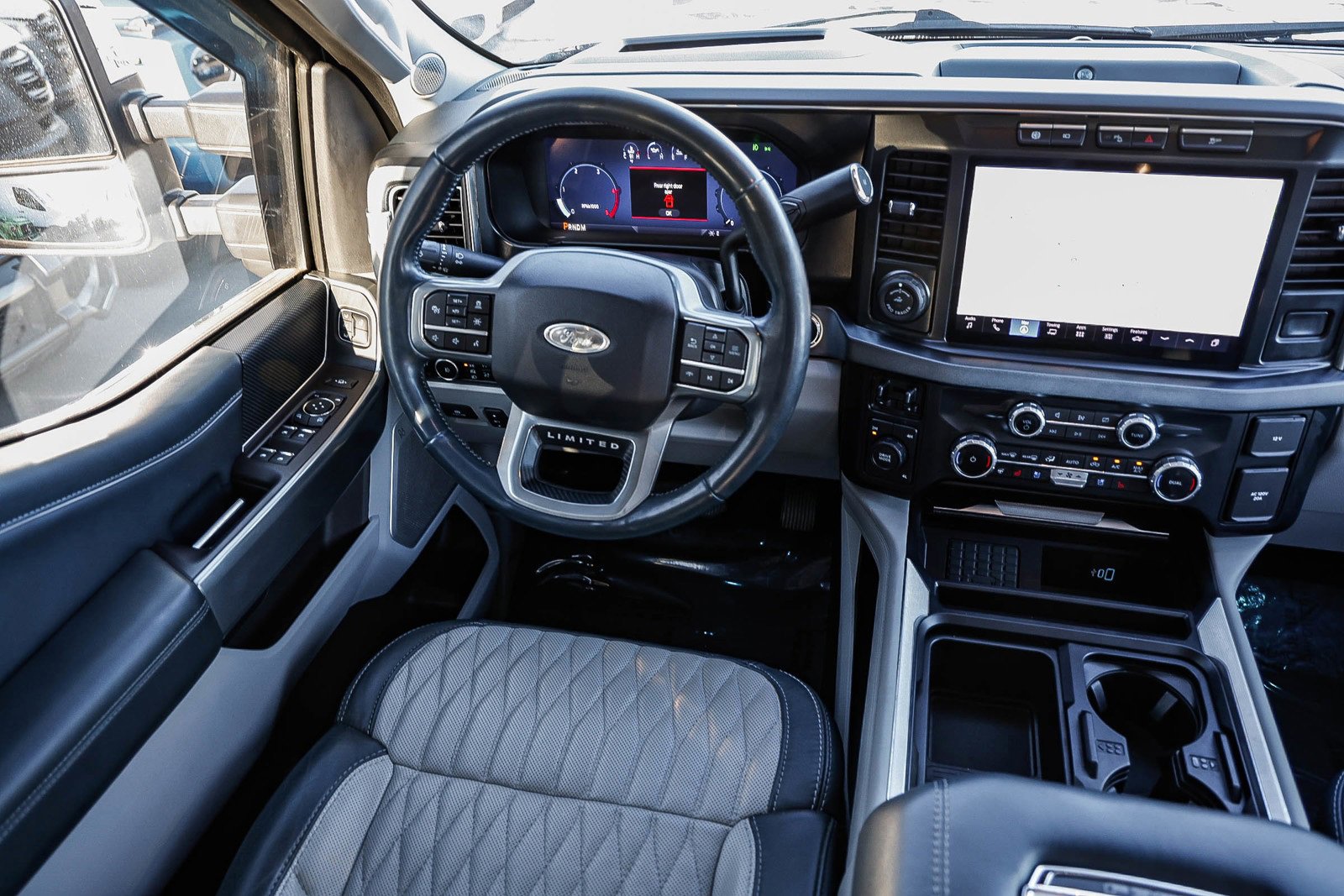 Used 2024 Ford F350 Limited image 14