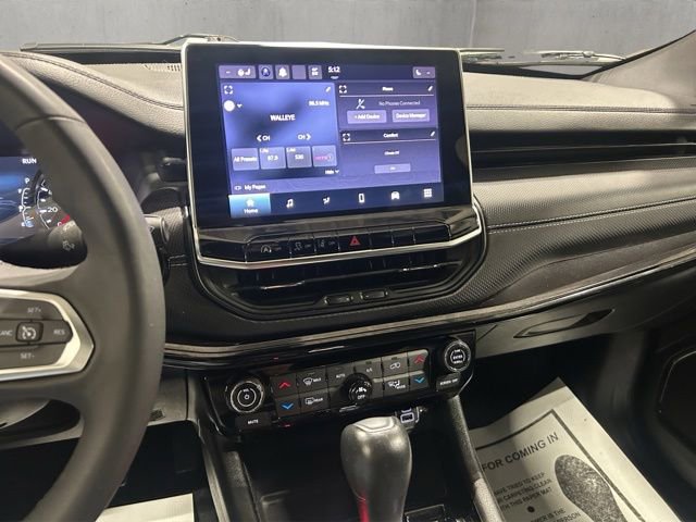 Used 2023 Jeep Compass Latitude w/ Convenience Group AWD/4WD image 16