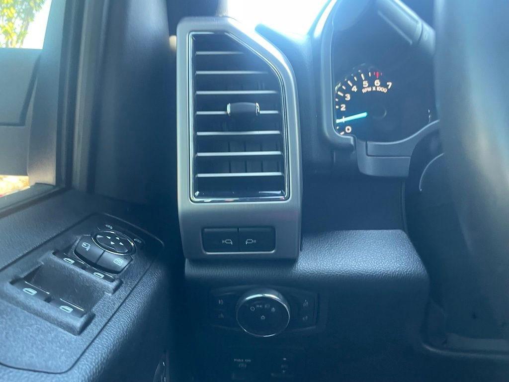 Used 2020 Ford F150 Platinum w/ Equipment Group 701A Luxury AWD/4WD image 12