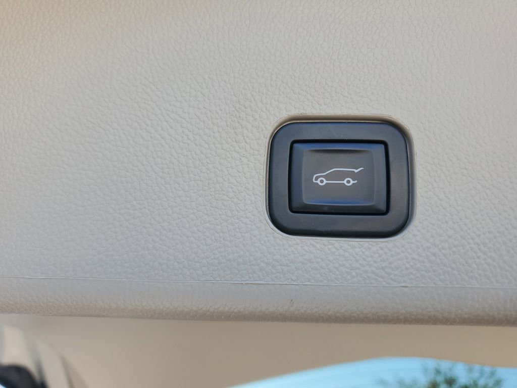 Used 2016 Cadillac SRX Performance w/ Driver Awareness Package image 14