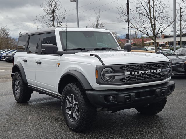 Used 2023 Ford Bronco Badlands image 3