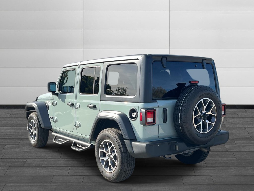 Used 2024 Jeep Wrangler Unlimited Sport AWD/4WD image 3