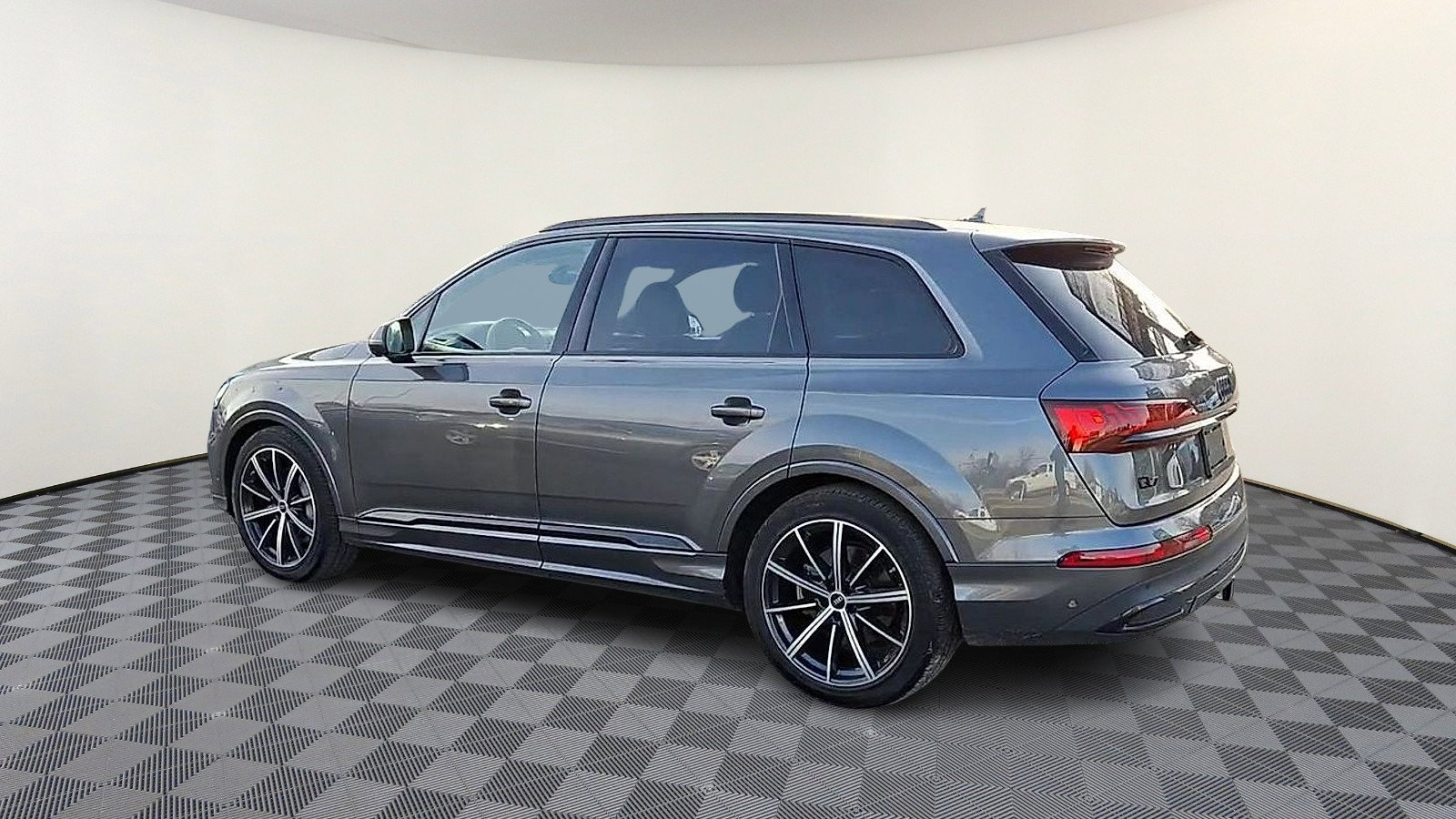 Used 2024 Audi Q7 3.0T Prestige image 6