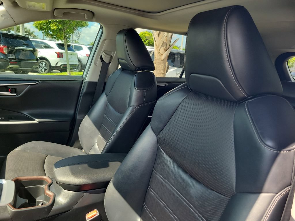 Used 2019 Toyota RAV4 Limited w/ Cold Weather Package FWD image 20