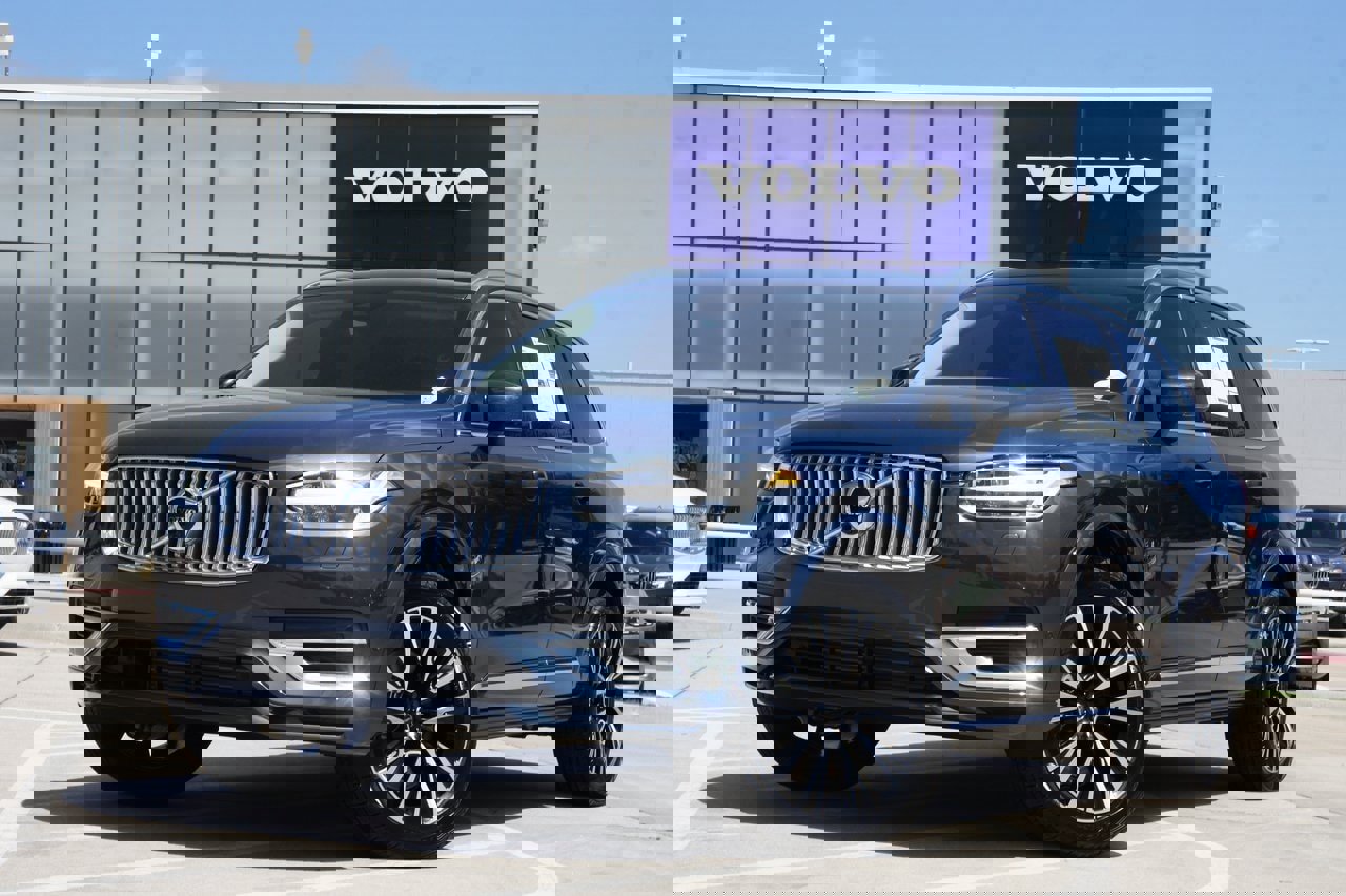 New 2025 Volvo XC90 T8 Plus w/ Protection Package Premier