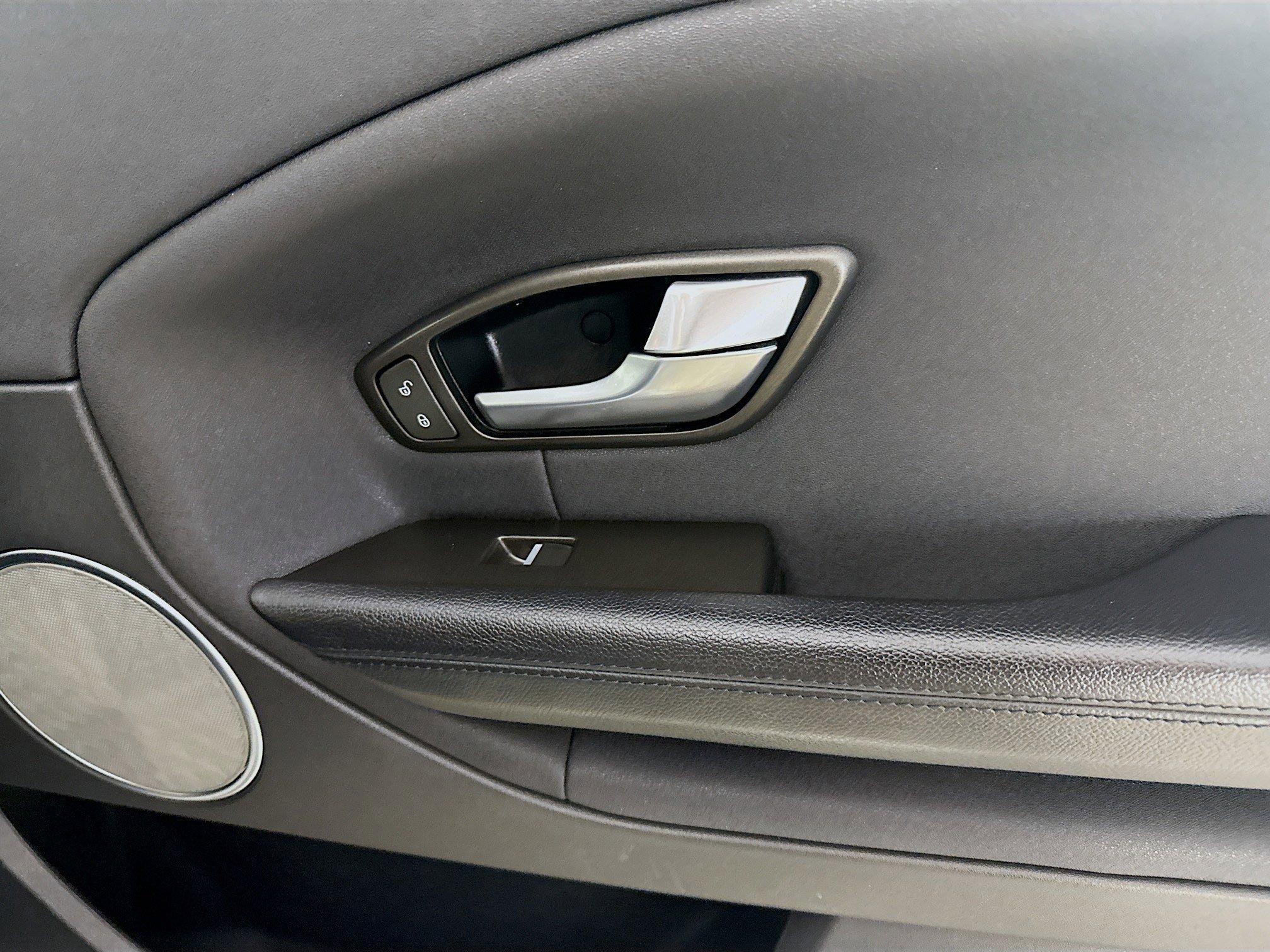 Used 2018 Land Rover Range Rover Evoque SE AWD/4WD image 31