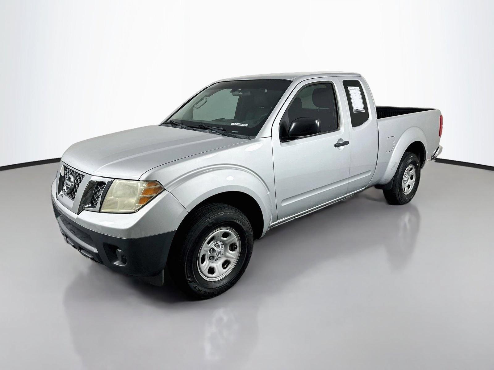 Used 2015 Nissan Frontier S RWD image 3