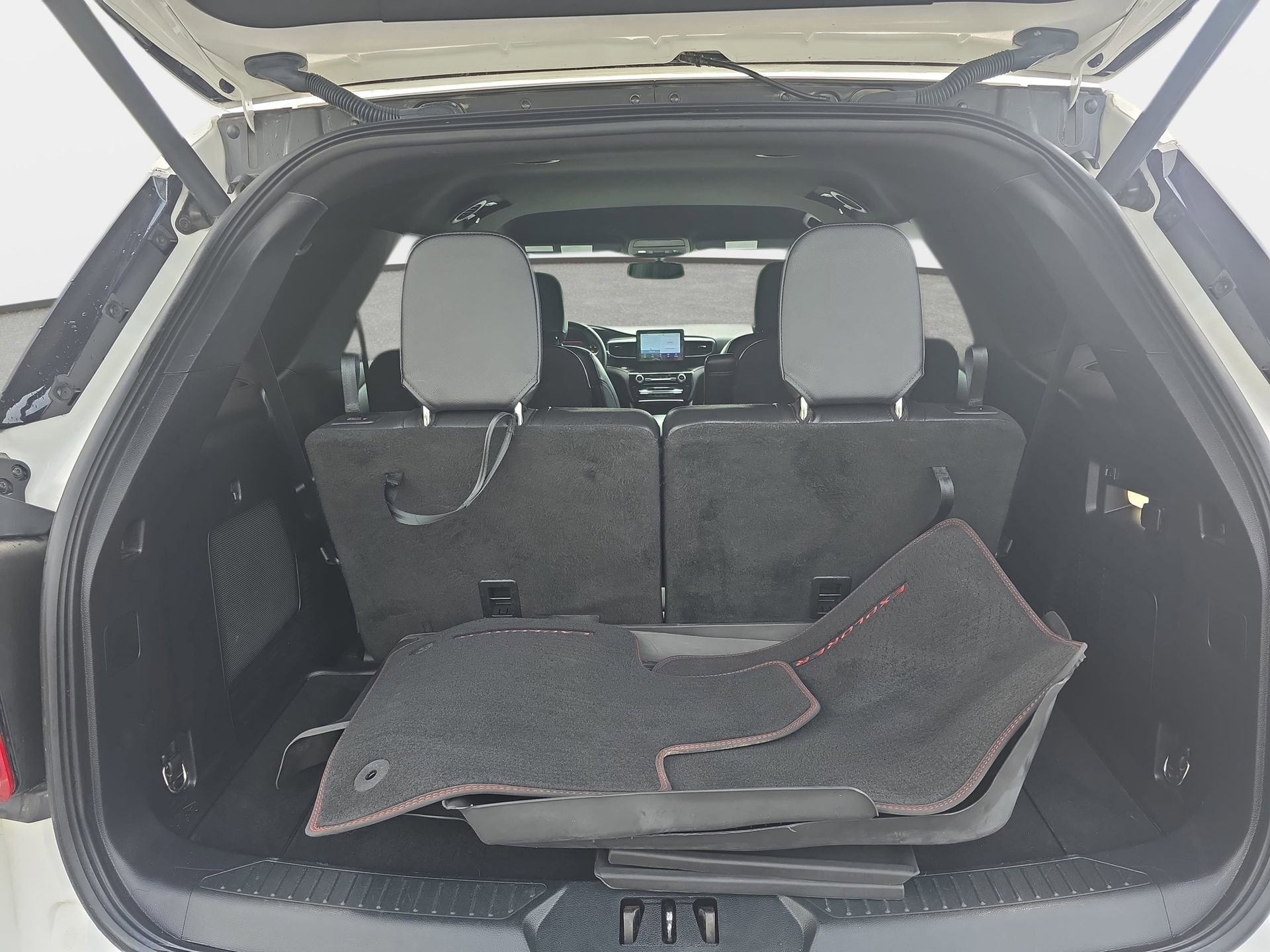 Used 2022 Ford Explorer ST-Line AWD/4WD image 12