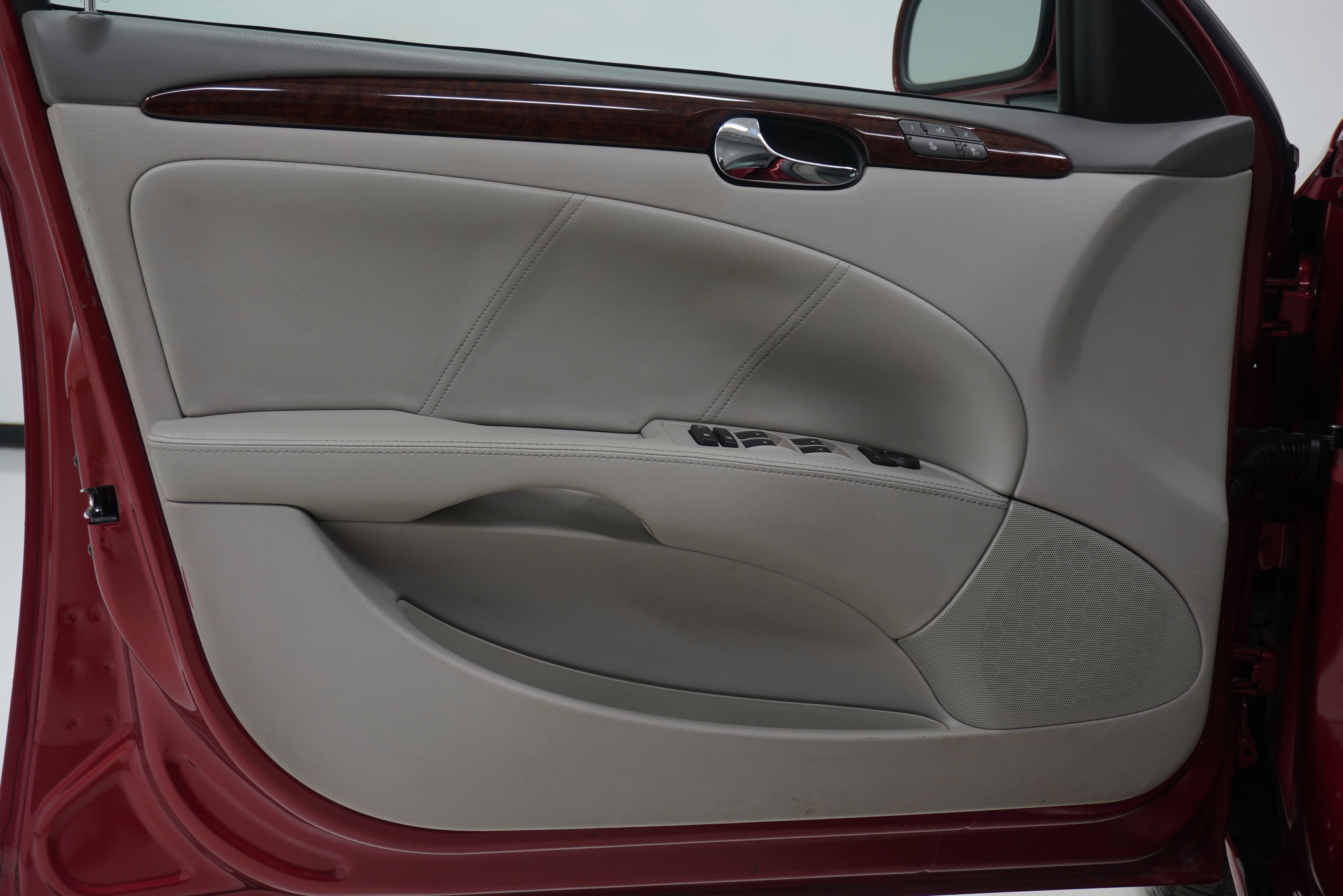 Used 2011 Buick Lucerne CXL w/ Driver Confidence Package FWD image 14