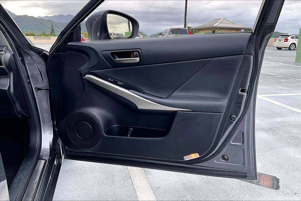 Used 2019 Lexus IS 300 image 19